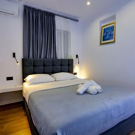 Enxhi Vendégház 3*