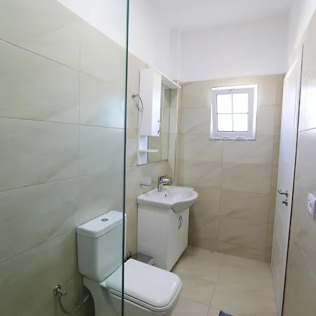 Enxhi 3* Ksamil