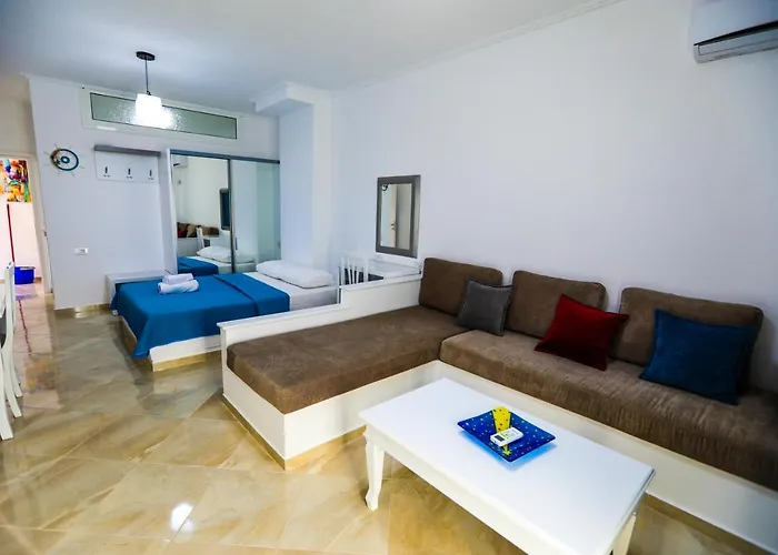 Enxhi Pensionat 3*