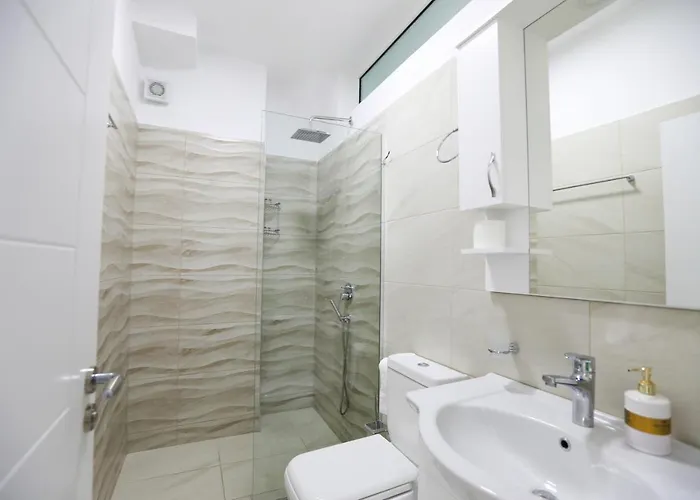 ゲストハウス Enxhi