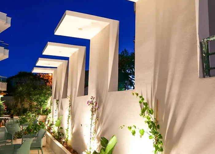 ゲストハウス Enxhi