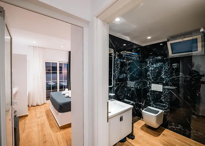 ゲストハウス Enxhi