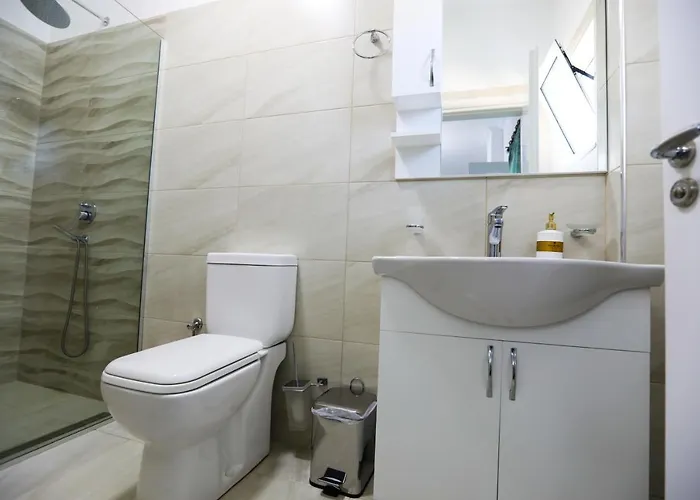 ゲストハウス Enxhi